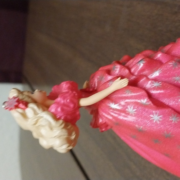 Hallmark Holiday Barbie - Picture 3 of 4